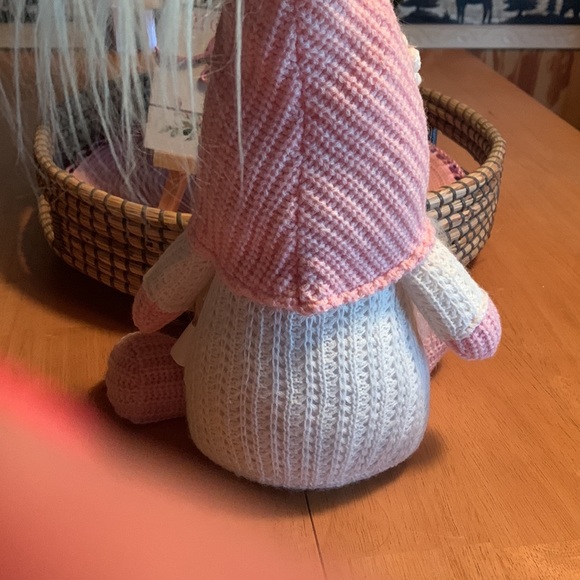 20 inch tall pink gnome - Picture 4 of 4